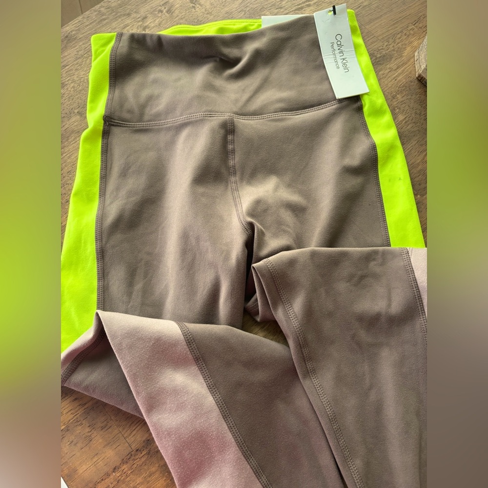 Calvin Klein women’s performance leggings NWT